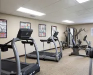 Suburban Studios Triadelphia - Wheeling at the Highlands - Fitnessstudio