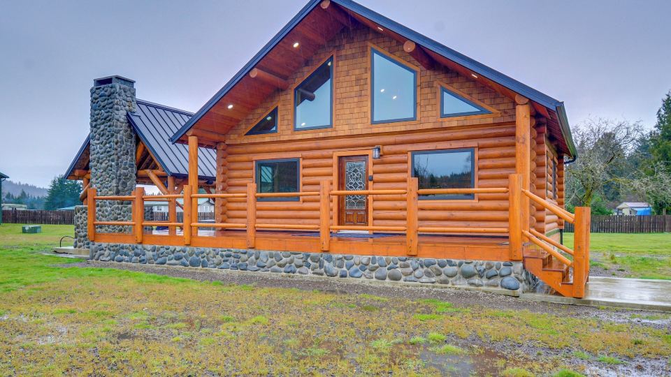 Pavilion w/ Hot Tub! Trybett Cabin 2 in Forks
