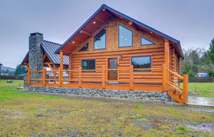 Pavilion w/ Hot Tub! Trybett Cabin 2 in Forks