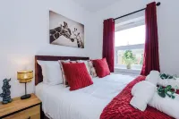 Stunning Home Perfect for Groups Free Parking - balcony