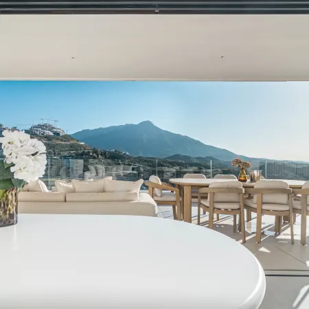 RLQ - Modern 2 Bed Apt With Rooftop Plunge Pool