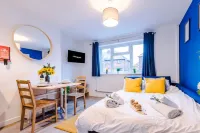 NEW Spacious Apartment Ideal for Business Work - Balkoner