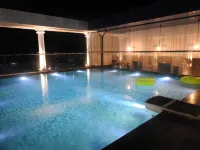 Sands Point Hotel - Pool