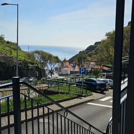 Charming 1-Bedroom Apartment with Ocean Views in Calheta
