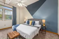 King Bed Downtown KC | Walkable KC Loft + Parking - Holiday Apartments