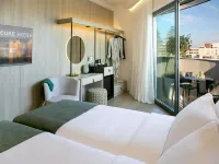 Mercure Larnaca Finikoudes Beach