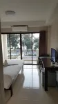 羅勇黃色小屋住宿加早餐旅館