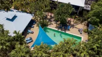 Trinity Beach Club Holiday Apartments - Beach