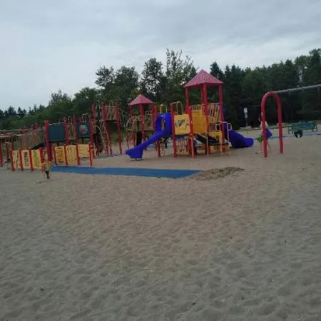 4 Bedroom Cottage on Manitoulin Island Next to Sand Beaches!