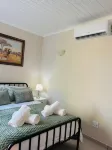 Serene Air-Conditioned Flatlet in Central Wellington - 2-Star