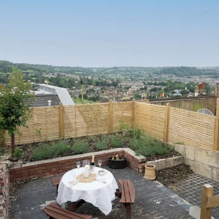 Garden apartment with balcony