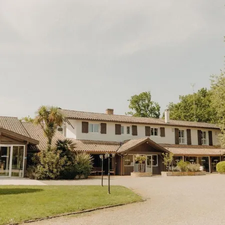 Adishatz Motel