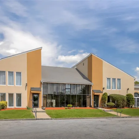 Best Western Plus the Inn at Hampton