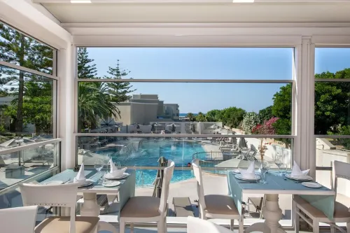 Vantaris Luxury Beach Resort - Bergblick