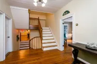 The Buckhorn - Lodging & Event Venue - 2-Star