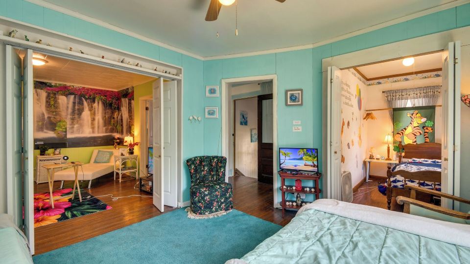 Rochester Escape w/ Hot Tub & Fire Pit!
