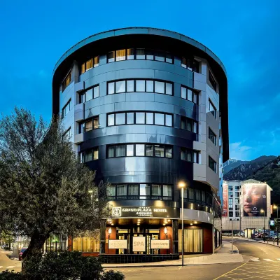 Grand Plaza Hotel & Wellness Hotels near Gran Latent - Jaume Plensa 2007 Andorra