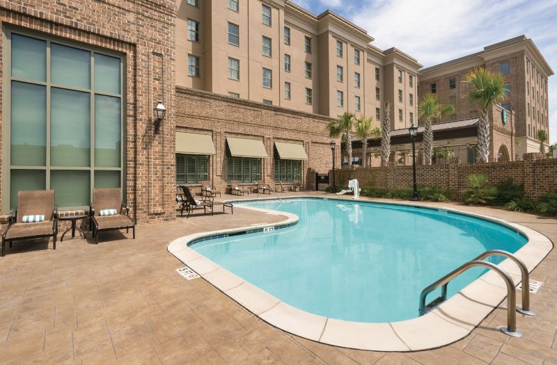 Embassy Suites by Hilton Savannah Historic District photo 2