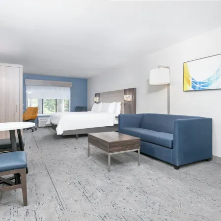 Holiday Inn Express & Suites VALPARAISO by IHG