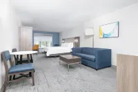 Holiday Inn Express & Suites VALPARAISO by IHG - parking