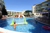 Sunny Day Club Hotel - С бассейном