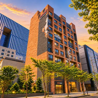VAMOS HOTEL Отели рядом с достопримечательностью «Парк у водопада Кымчхон»