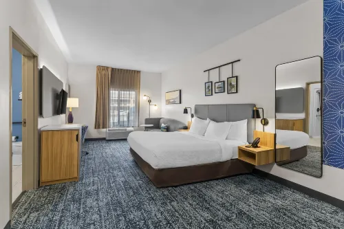 Sleep Inn & Suites Fort Campbell - 2-Star