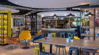 Campanile Amsterdam Zuidoost - С баром