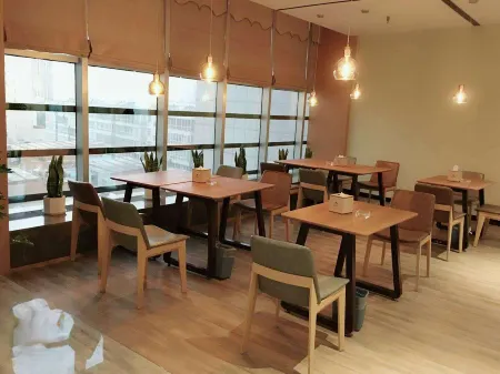 Mancheng Garden Hotel (Weinan Cangcheng Road) Отели рядом со станцией Weinan Railway Station