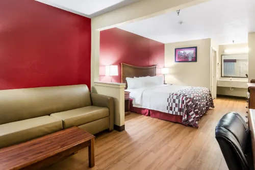 Red Roof Inn Conroe North - Willis Hotels in Montgomery