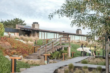 Hotel Alaia Отели рядом с достопримечательностью «Puertecillo»