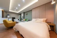 Yangju Latte Drive-in Hotel Hotels near HelloBangBang Yangju
