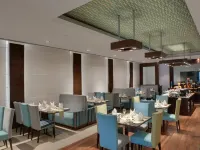 Four Points by Sheraton Vadodara - breakfast