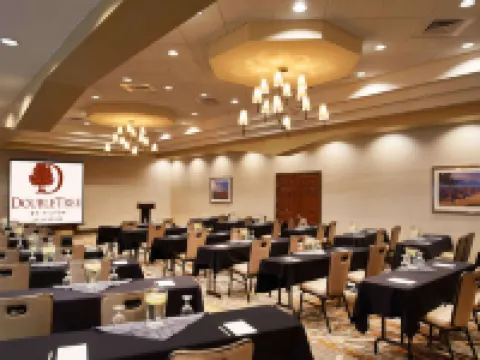 ダブルツリー バイ ヒルトン ホテル フラッグスタッフ フラッグスタッフのホテル