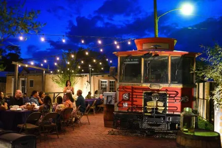 Painted Lady Bed & Brew Отели рядом с достопримечательностью «Альбукерке Ботаникал Гарден»