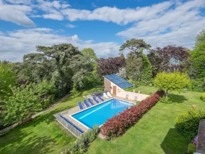 Luccombe Villa Holiday Apartments