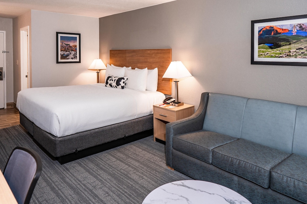 Days Inn & Suites by Wyndham Golden/Denver West