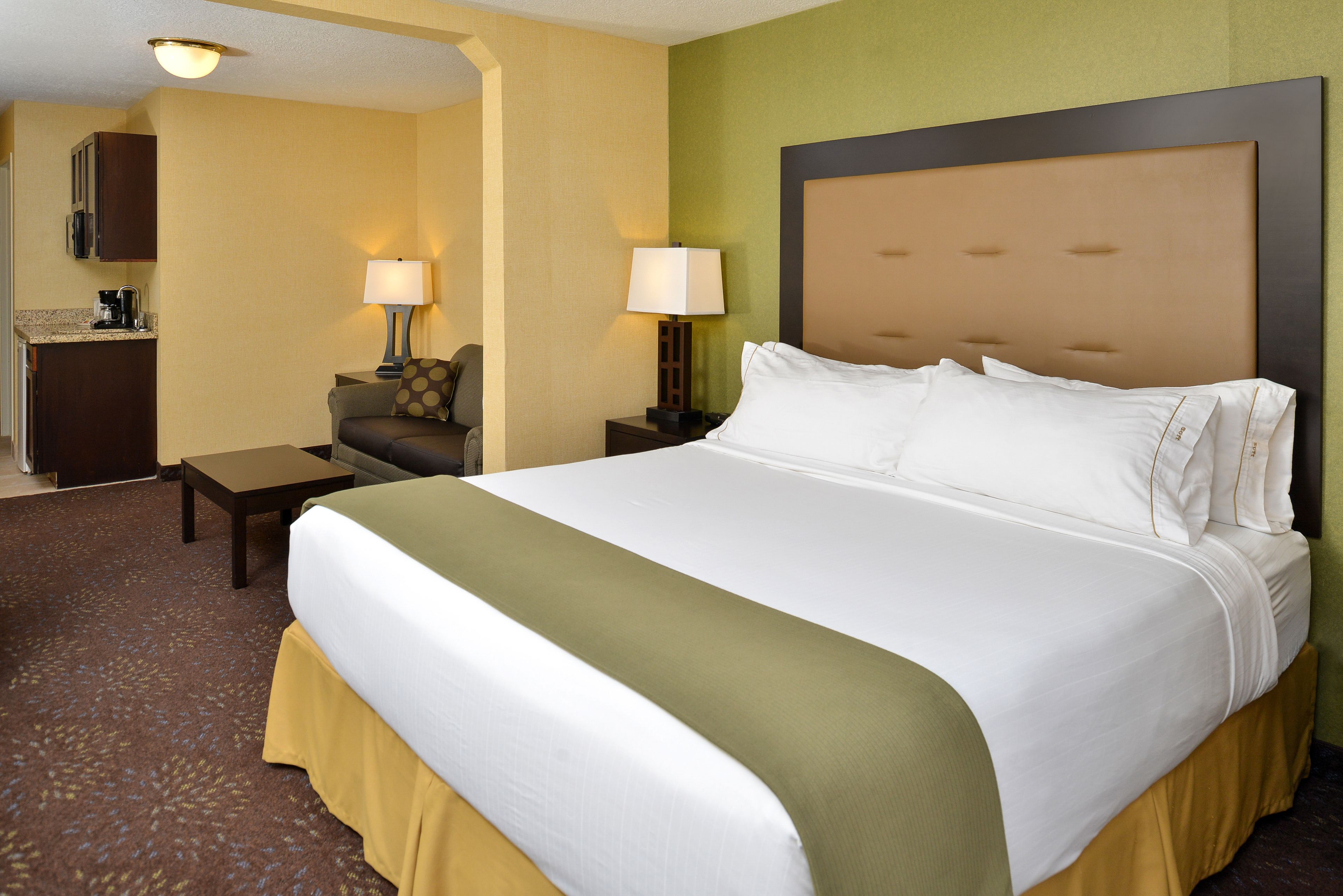 Holiday Inn Express Hotel & Suites Charlotte, an Ihg Hotel