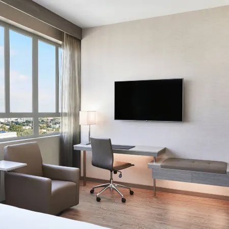 AC Hotel Beverly Hills Отели рядом с достопримечательностью «Фэрфакс»