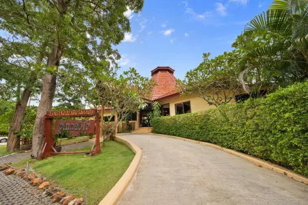 Pinnacle Samui Resort Отели рядом с достопримечательностью «Villa Spice at Lime Samui»