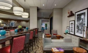 Hampton Inn & Suites Milwaukee-Downtown