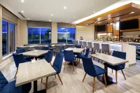 Hilton Garden Inn Toronto-Oakville - breakfast