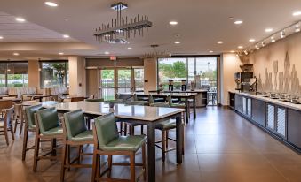 DoubleTree by Hilton Dallas - Farmers Branch