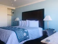 Dolphin Cove Motel