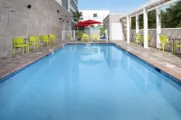 Home2 Suites by Hilton Miami Doral West Airport - Rooftop Pools
