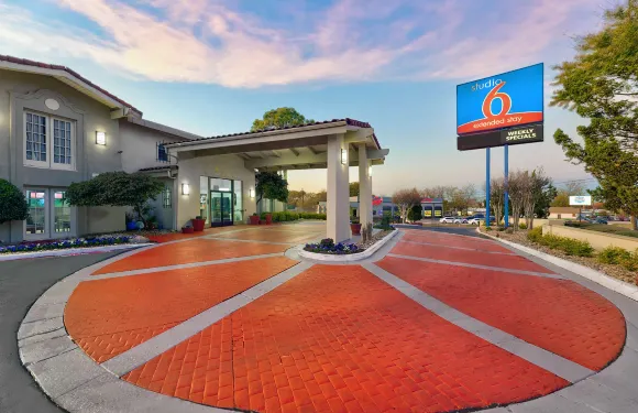 登頓一室公寓6號