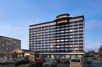 Courtyard Denver Cherry Creek Các khách sạn gần Infinity Park