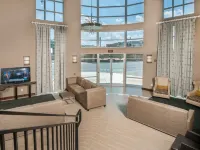 Holiday Inn Express & Suites SAN ANTONIO RIVERCENTER AREA by IHG Hotels near Fairchild Park