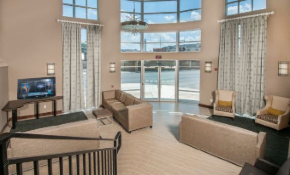 Holiday Inn Express & Suites SAN ANTONIO RIVERCENTER AREA by IHG