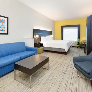 Holiday Inn Express & Suites CLEBURNE by IHG